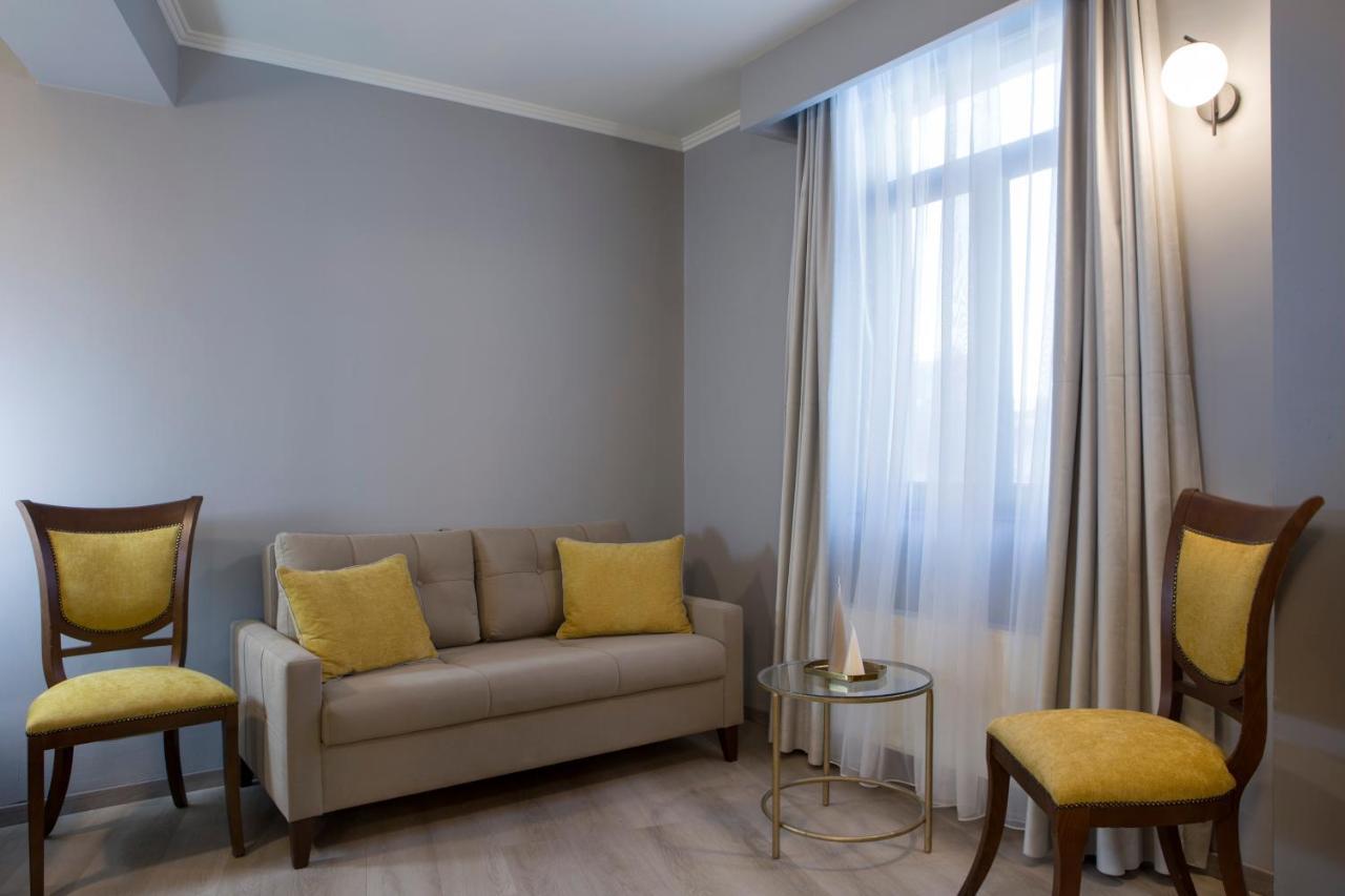 Hotel Venezia by Zeus International Bucarest Esterno foto