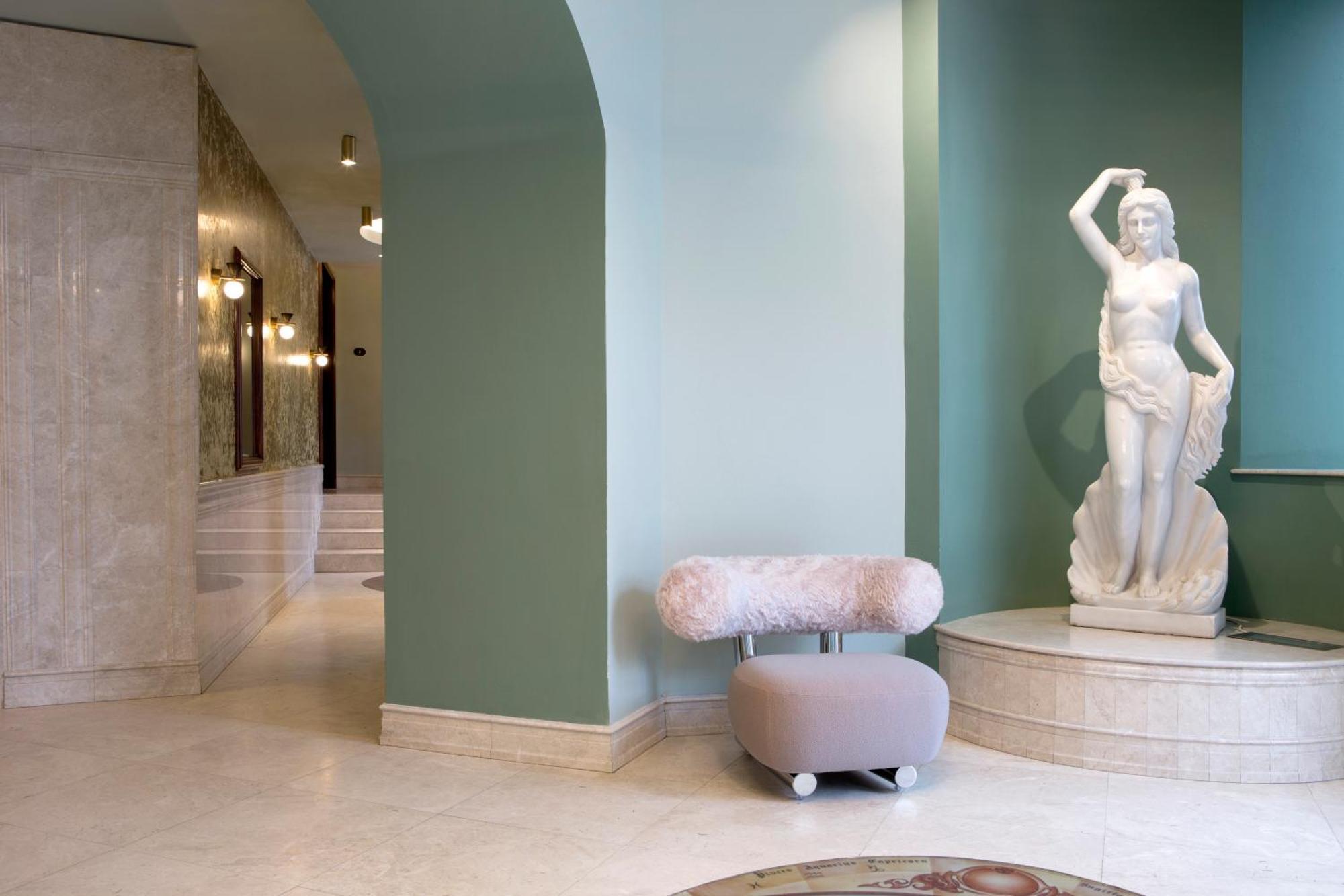Hotel Venezia by Zeus International Bucarest Esterno foto
